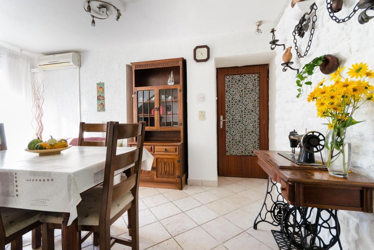 Apartment Josip Plomin Eksteriør billede