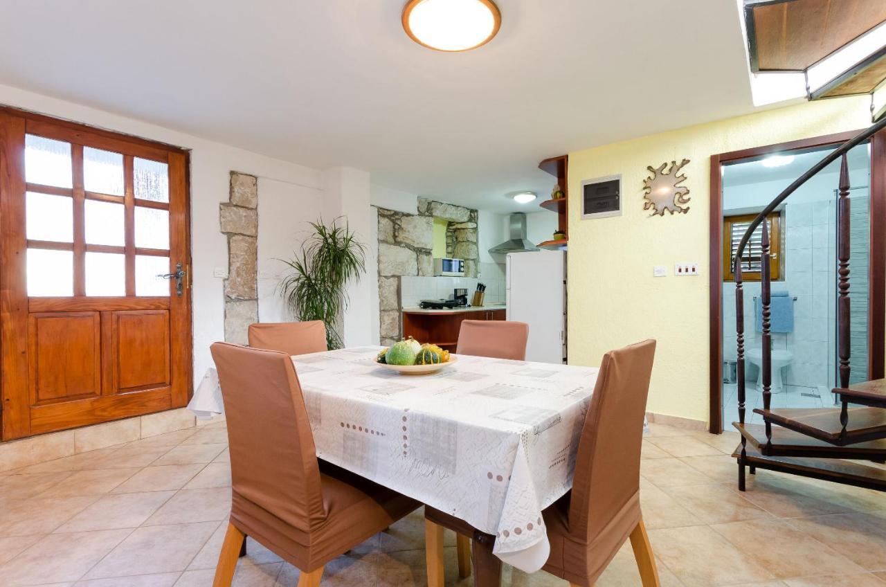 Apartment Josip Plomin Eksteriør billede